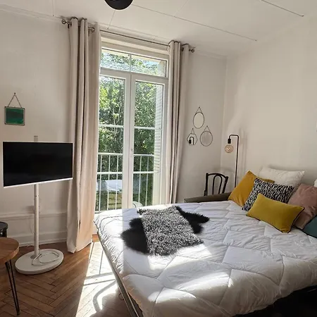 Cosy Avec Balcon Et Piscine A - Fr-1-555-115 * 艾克斯莱班