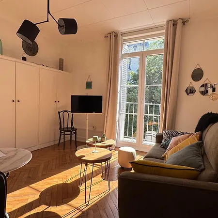 Cosy à Avec Accès Piscine - Fr-1-555-115 Appartement Aix-les-Bains
