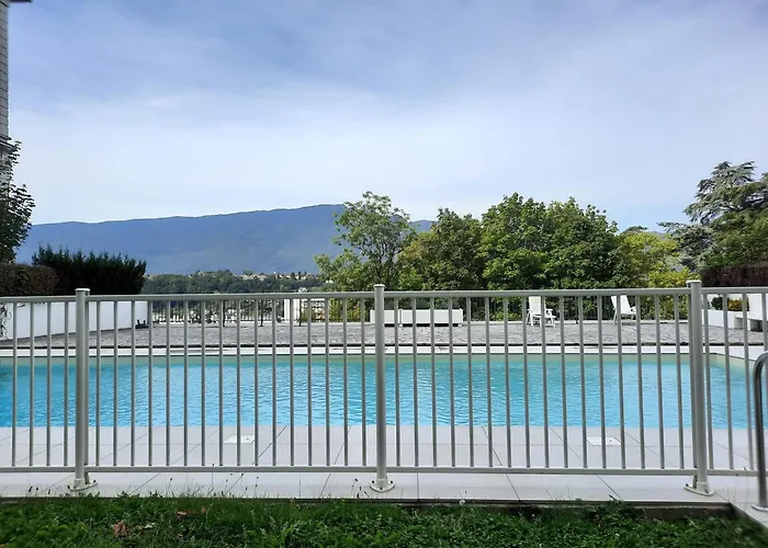 Cosy Avec Balcon Et Piscine A - Fr-1-555-115 *