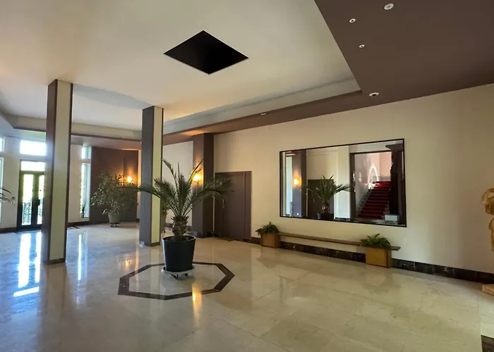 Cosy Avec Balcon Et Piscine A - Fr-1-555-115 *